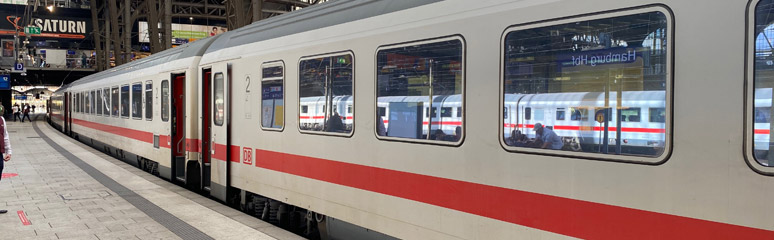 A DB InterCity train at Hamburg Hbf